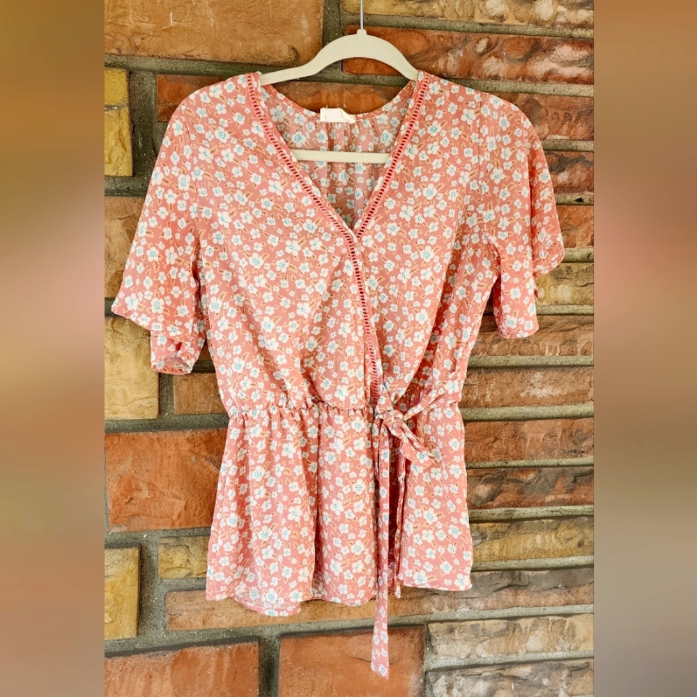Sienna Sky Pink Floral short sleeve blouse, size M